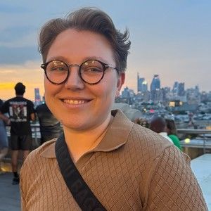 Meet your Posher, Liz